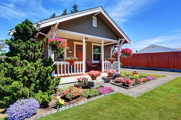 outdoor view house with front yard and plants -ranch remodel cottage