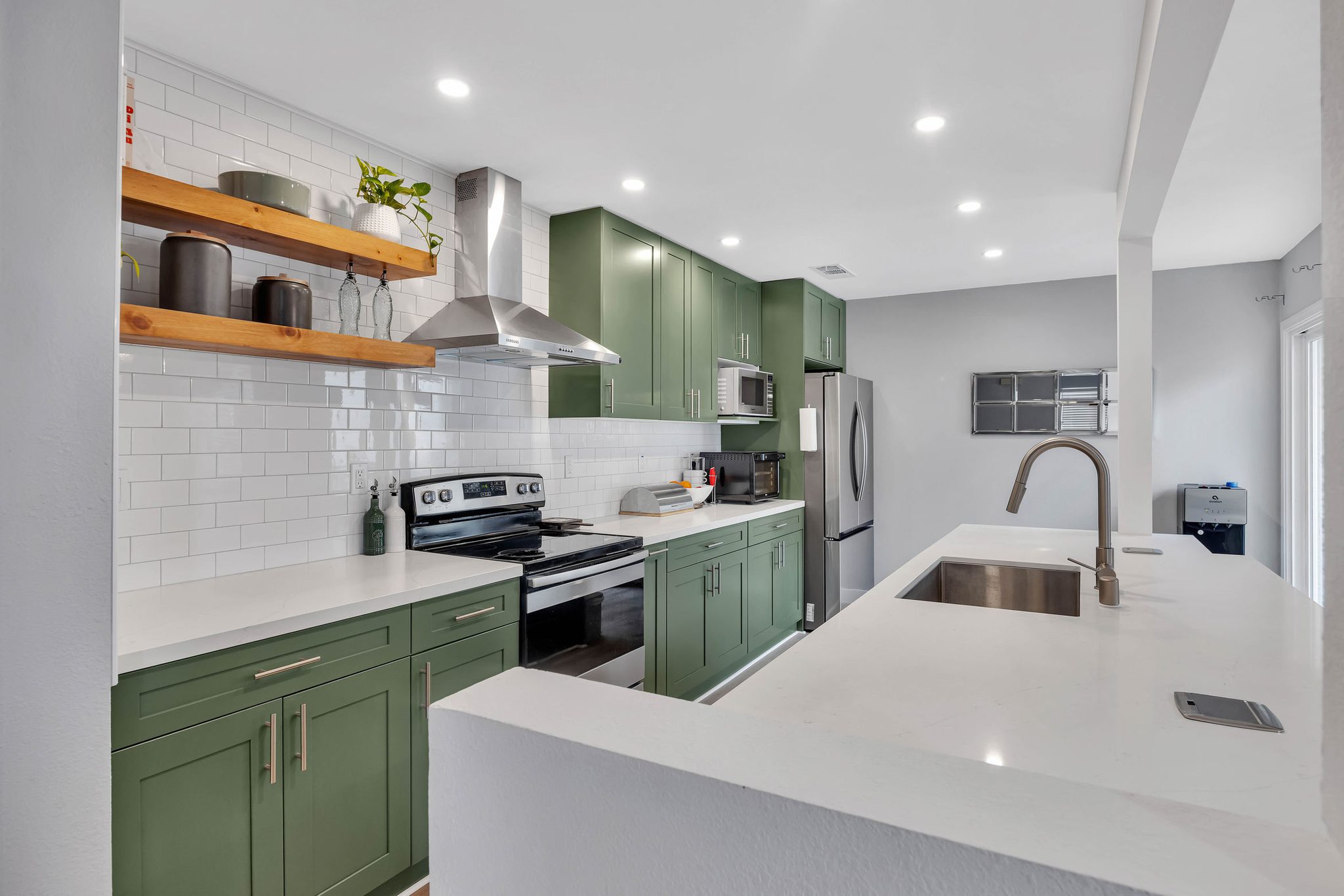 Modern Farmhouse Kitchen Remodel by Rock Bay Construction & Remodeling project photo